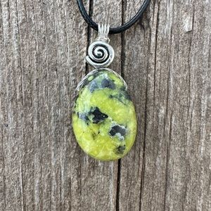 Lizardite Necklace to Clear Chakra Blockages and Awaken Kundalini Energy